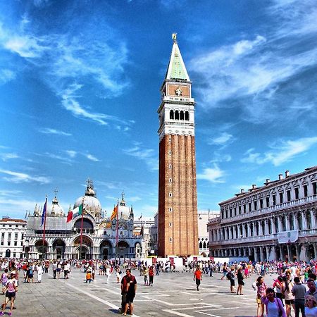 Raggio Di Sole Dietro Piazza San Marco Venecia Exterior foto