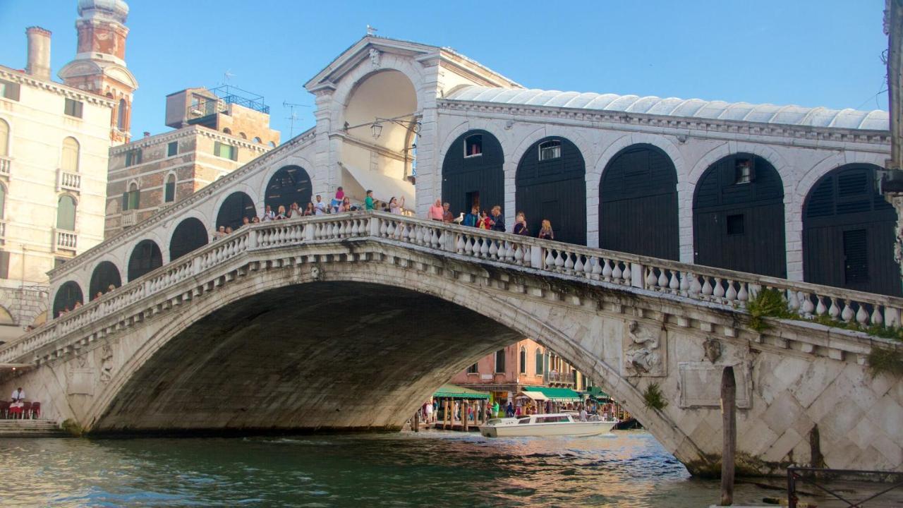 Raggio Di Sole Dietro Piazza San Marco Venecia Exterior foto